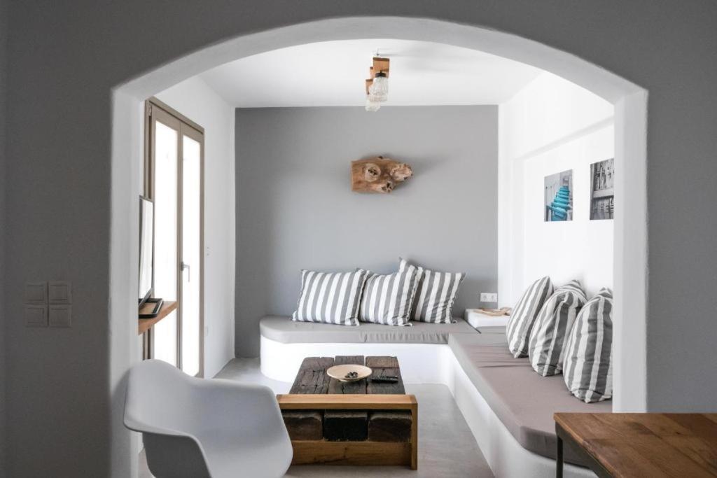 Mykonos Residence Villas & Suites Merchia Beach Exterior photo